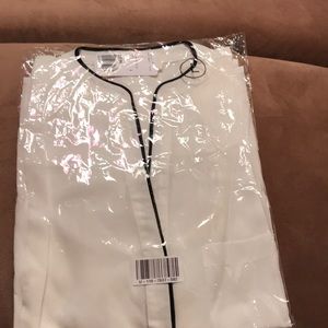 Forever 21 sleeveless career blouse